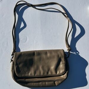 Stone Mountain USA Vintage Taupe Soft Leather Shoulder Bag Magnetic Flap Closure